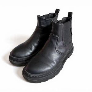 Zara Kids — Black Leather Side Zip Chelsea Boots — Size 31 (1.5-2)